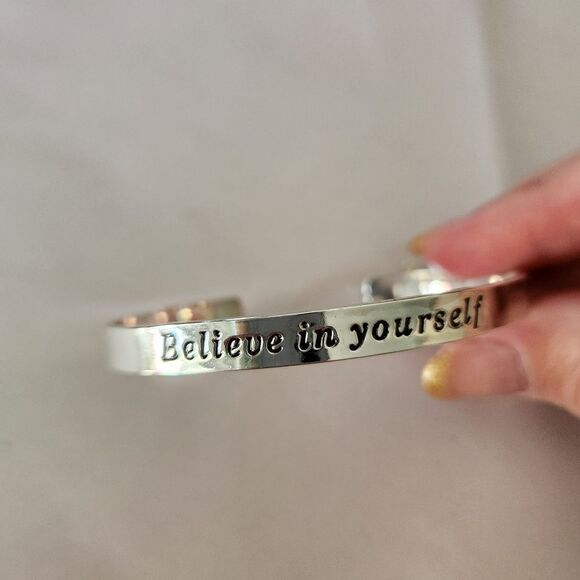 Unbranded Bundle Fashion Jewelry Braclet Set Of 6 Variety Cuff, Beaded, Clasp - Picture 2 of 12